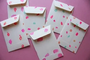 Party invitations for your housewarming party in Hong Kong.