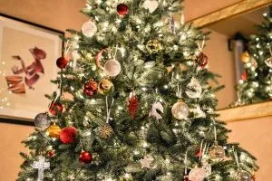 Christmas tree is a great way to decorate your home for Christmas
