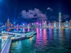 entrepreneurs should move to Hong Kong because of its buildings