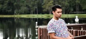 Person thinking how to avoid a bad moving experience
